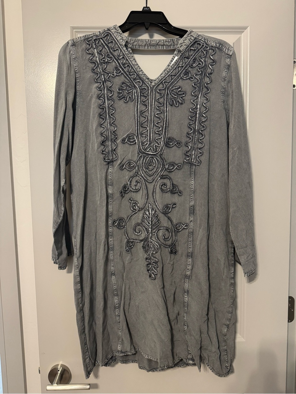 Embroidered V-Neck Tunic in Faded Gray